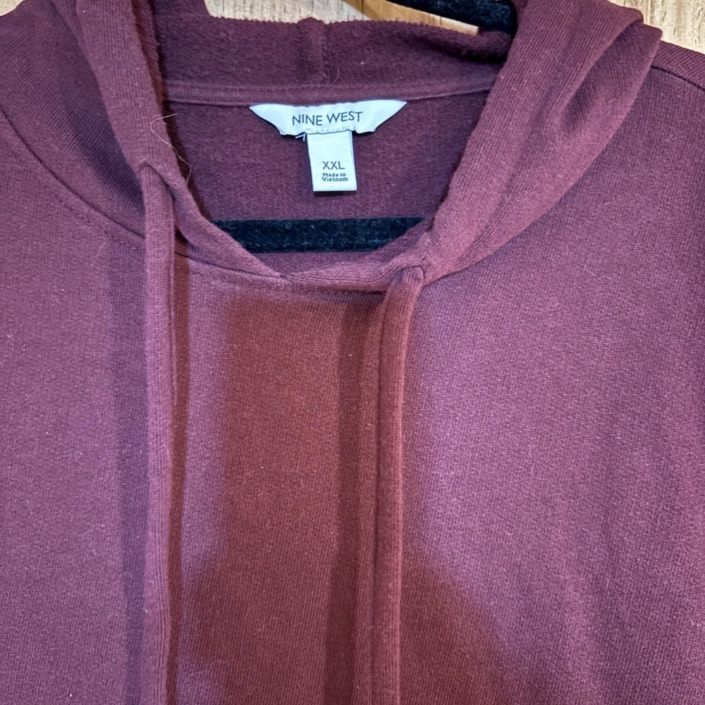 Nine West Women’s Sweatshirt XXL Burgundy Hoodie Puff Sleeve - Picture 3 of 4